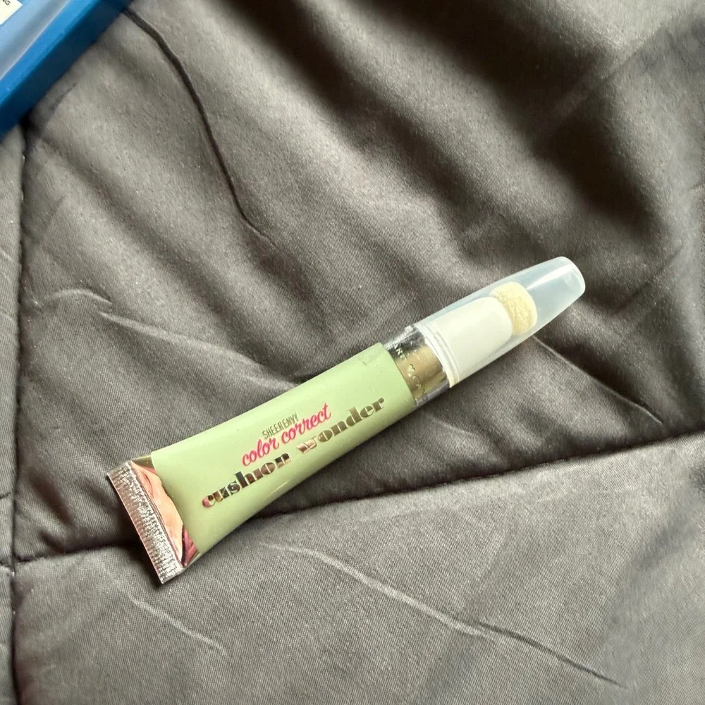 Hard Candy Color Correct Cushion Wonder $2/10 0.5oz Green Sheer Envy Redness